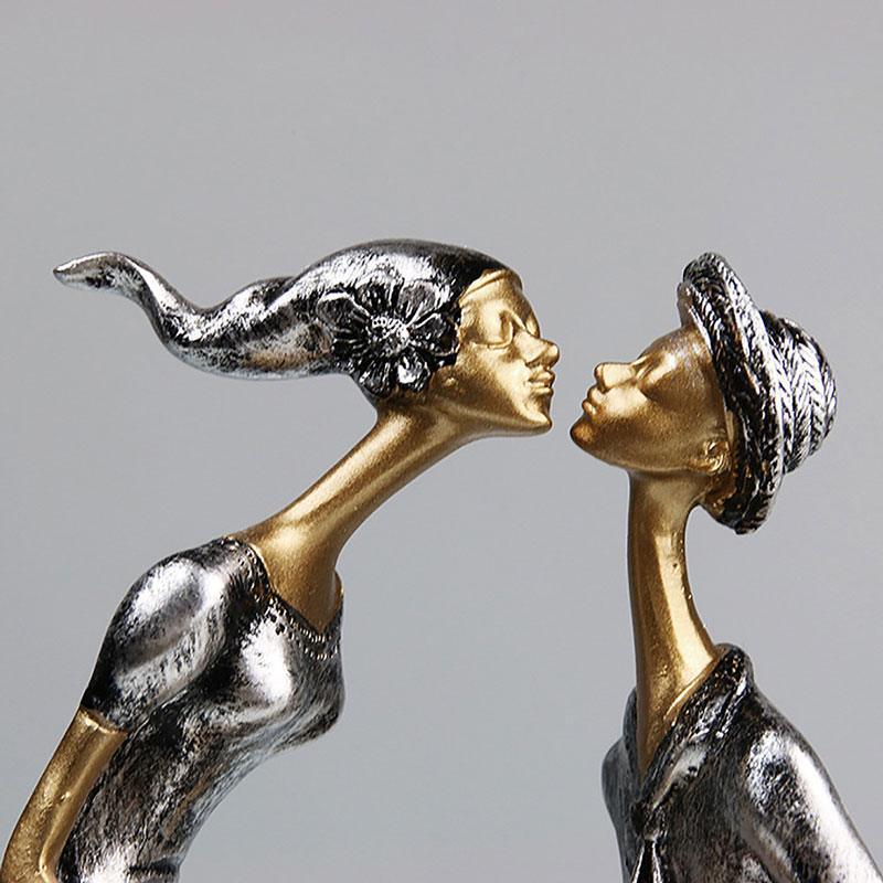 Escultura Decorativa Kissing Detalhe Beijo | TrendHaus - Decoração para Casa