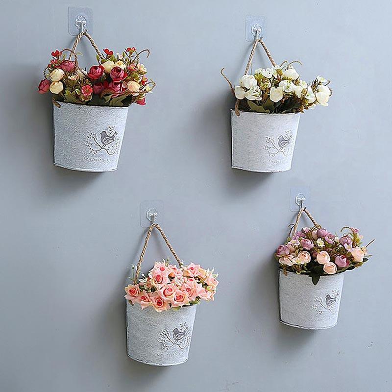 Vasos Decorativos Balde Rústico Provence com Flores ao Ar Livre | TrendHaus - Decoração para Casa
